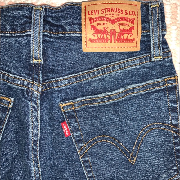 Levis Wedgie Straight Size 24 Distressed Dark Wash Button Fly Jeans - Picture 10 of 11